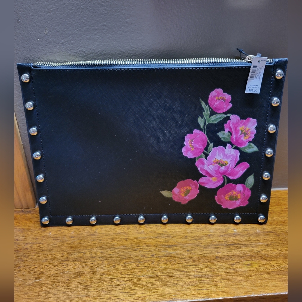WHBM Ipad Carrier